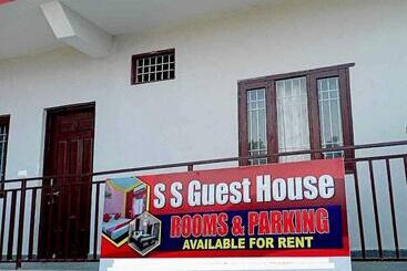 هتل Oyo 81211 Ss Guest House
