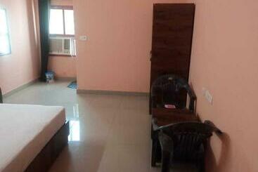 هتل Oyo Flagship 81230 Mh Resort
