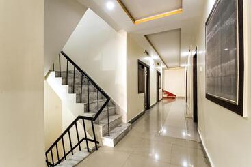 هتل Spot On 81255b Happy Guest House