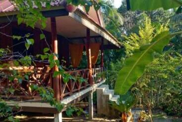 펜션 Chor Chor Bungalow