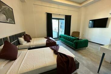 Wb Weekend Otel