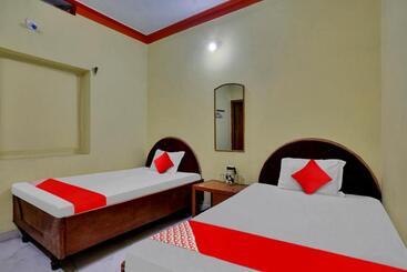 ホテル Oyo Flagship 81231 Urmila Guest House