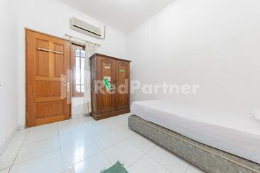 هتل Biru Homestay Bandung Mitra Reddoorz