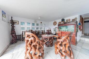 هتل Biru Homestay Bandung Mitra Reddoorz