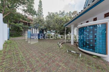 هتل Biru Homestay Bandung Mitra Reddoorz