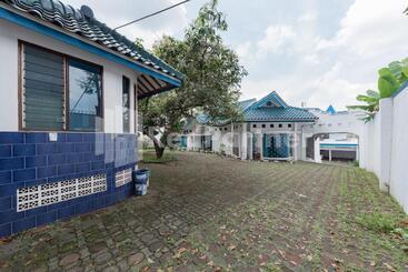 هتل Biru Homestay Bandung Mitra Reddoorz