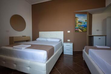 هتل Vale Deti Rooms