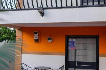 هتل Brynx Haven   Adenta, Accra