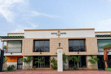 هتل Brynx Haven   Adenta, Accra