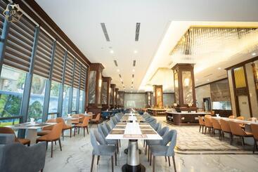 هتل Cửa đông Luxury