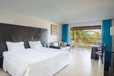 هتل Dom Pedro Laguna Beach Resort & Golf