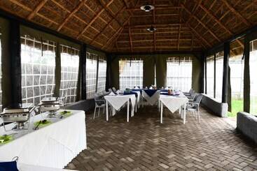 هتل Eldorado Rustic