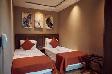 Parmos Otel