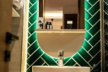 Parmos Otel