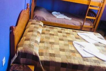 پانسیون Hostal Juli Bureba
