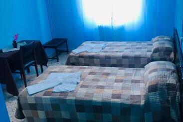 پانسیون Hostal Juli Bureba