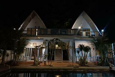 پانسیون Silverskyy Bungalows