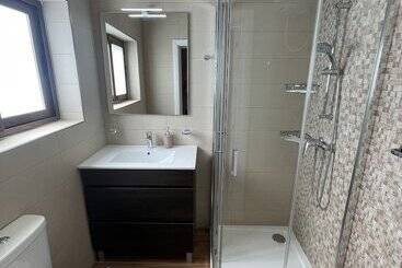 تختخواب و صبحانه Alina Boutique Living
