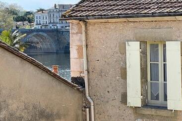 تختخواب و صبحانه Le Logis Plantagenêt