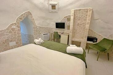 Grotta Saracena Resort