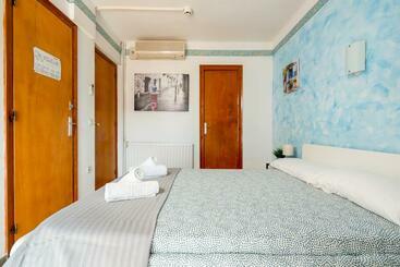 Hostal La Marina - Castell-Platja d'Aro