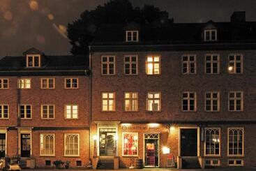 Frauenhotel Hanseatin   Women Only