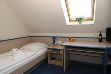 هتل Smart Hostel By Landgasthof Velber 24h7d
