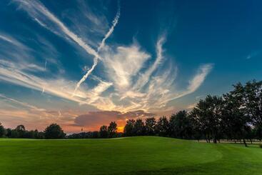 هتل Landhaus Am Golfpark Inhaber Marko Nolden