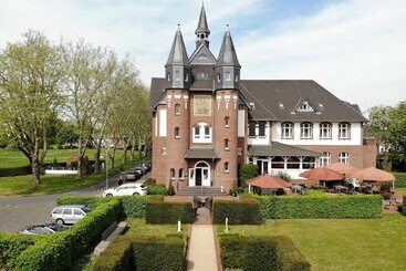 Palace St. George - Moenchengladbach