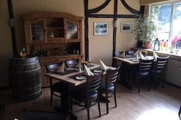 هتل Pension Im Wirtshaus Himberg