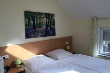 هتل Pension Im Wirtshaus Himberg