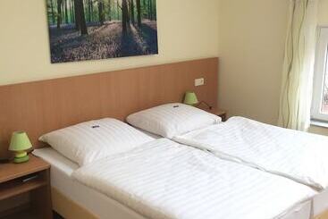 هتل Pension Im Wirtshaus Himberg