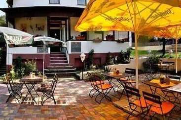 בית מלון כפרי Restaurant & Pension Bellevue