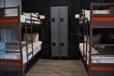 Stay 424 Hostel