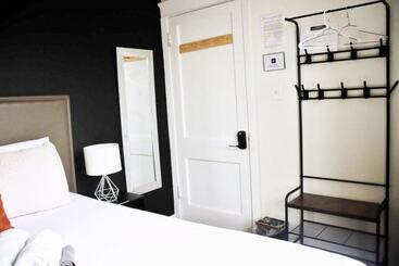 Stay 424 Hostel