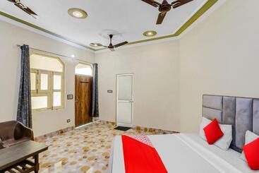 هتل Flagship Friends Guest House