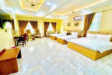 هتل Pearl Inn