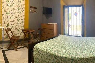 پانسیون Hostal Baobab
