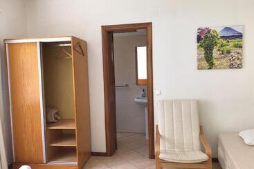 پانسیون Residencial Lela D Fermina