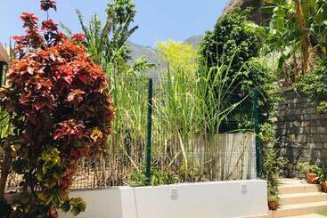 پانسیون Residencial Lela D Fermina