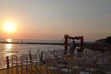 هتل Mar Beach