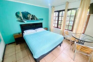 پانسیون Hostal Costa Morena