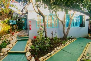 پانسیون Hostal Costa Morena
