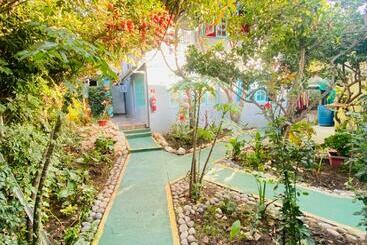پانسیون Hostal Costa Morena