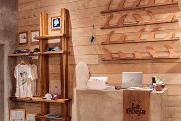 تختخواب و صبحانه Refugio Surf Lodge