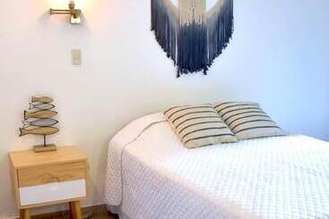 تختخواب و صبحانه Refugio Surf Lodge