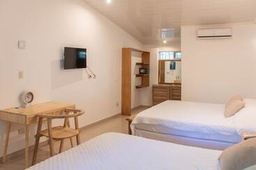 تختخواب و صبحانه Refugio Surf Lodge