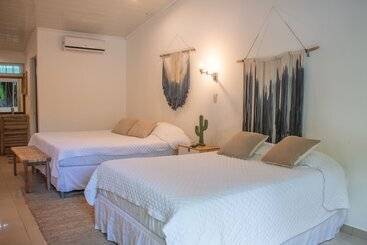 تختخواب و صبحانه Refugio Surf Lodge