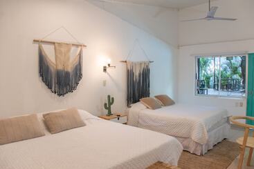 تختخواب و صبحانه Refugio Surf Lodge