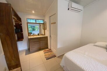 تختخواب و صبحانه Refugio Surf Lodge